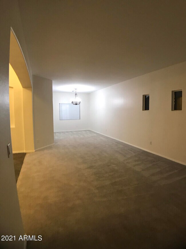 Building Photo - 17584 W Acacia Ct
