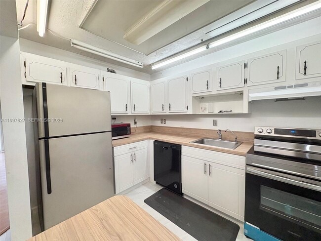 Building Photo - 7300 NW 17th St