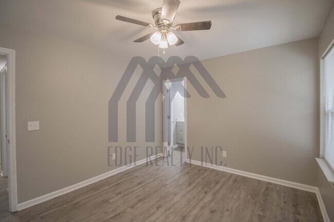 Building Photo - 1253 Roberts Way