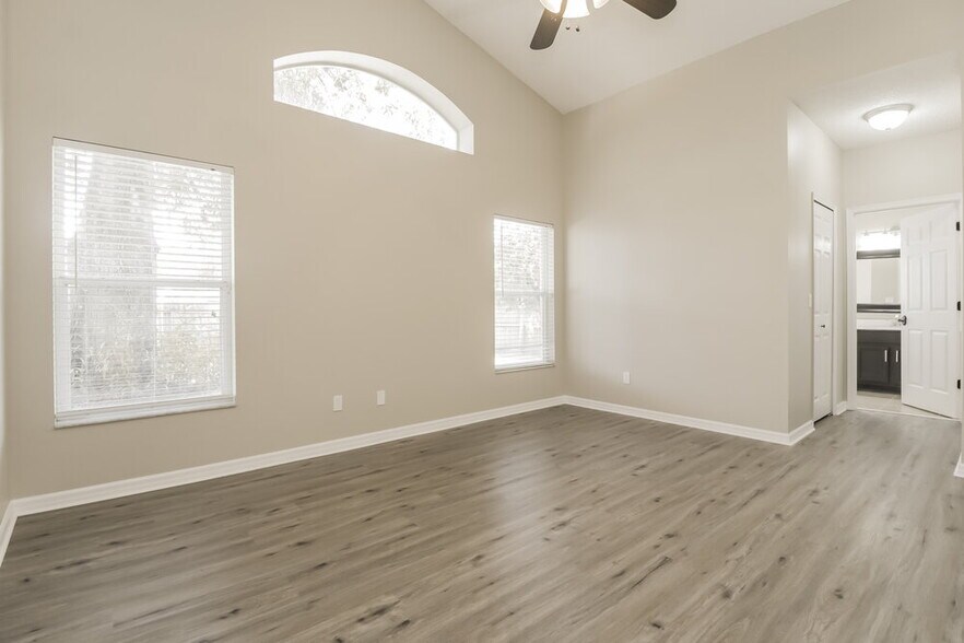 Building Photo - 10139 Rivers Trail Dr