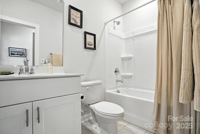 Building Photo - 3140 Seville St