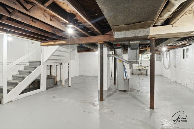 Building Photo - $1,350/month - 3 Bed 1 Bath