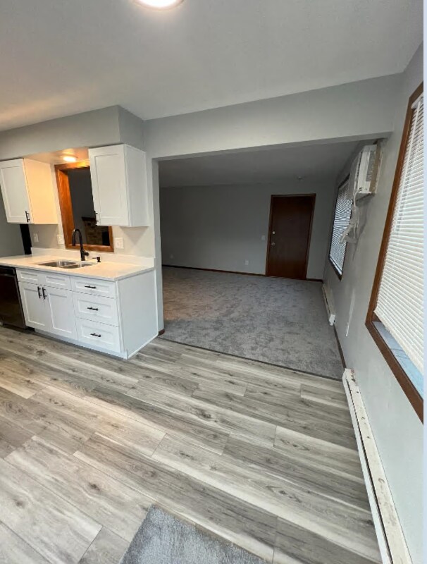 Building Photo - 2 S Wickham Ct