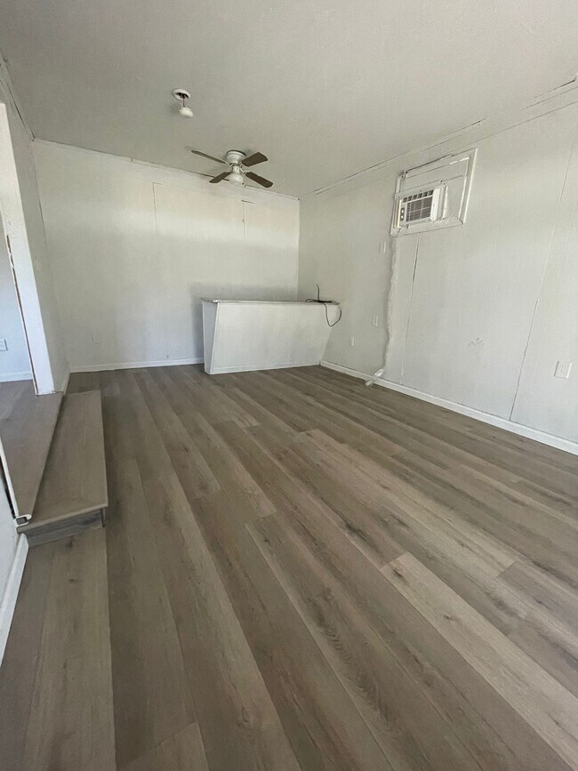 Building Photo - 7722 Darnay Dr