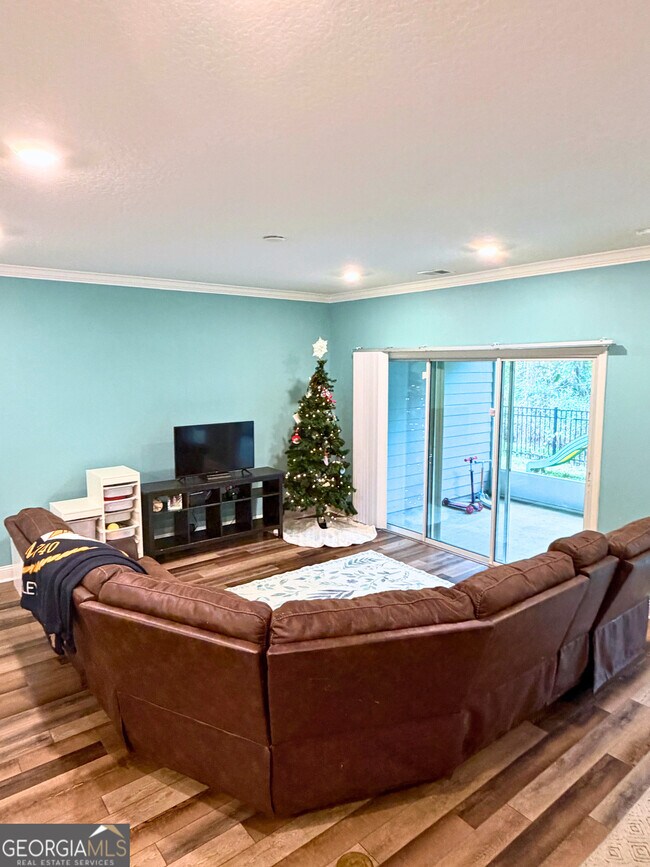 Building Photo - 208 Boatsman Way