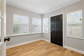 Building Photo - 104 Shoreline Dr