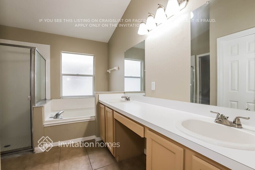 Building Photo - 2502 Clareside Dr