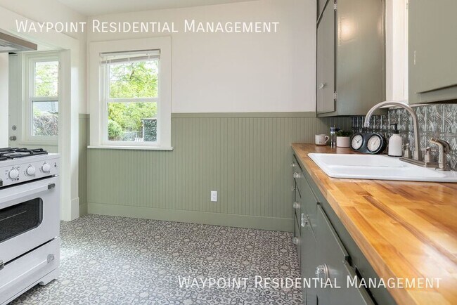 Building Photo - 1516 N 21st St