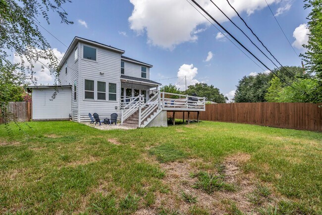 Building Photo - 10747 Dulcimer St