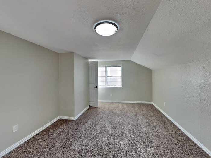 Building Photo - 5753 Wimbleton Way