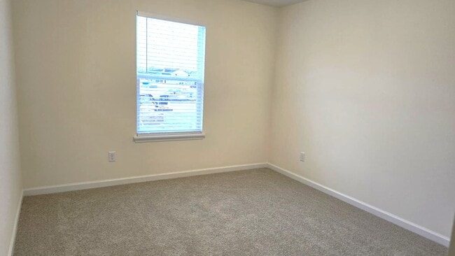 Building Photo - 425 Sunset Hollow Drive