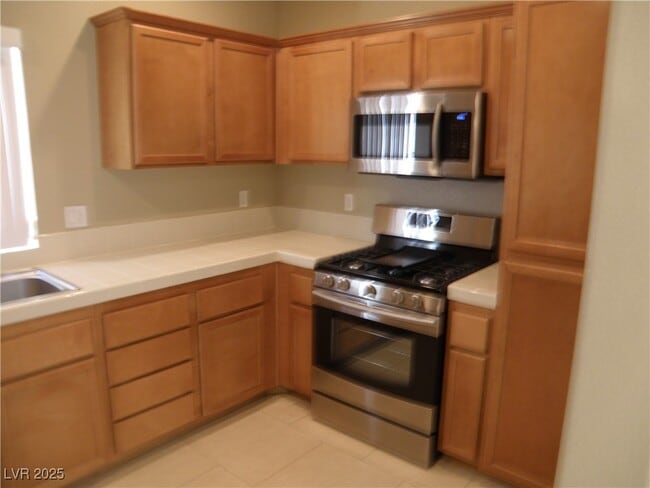 Building Photo - 1004 Appaloosa Hills Ave