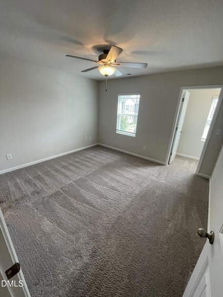 Building Photo - 1102 Peony Ln