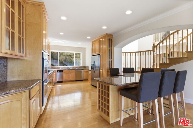 Building Photo - 8120 Billowvista Dr