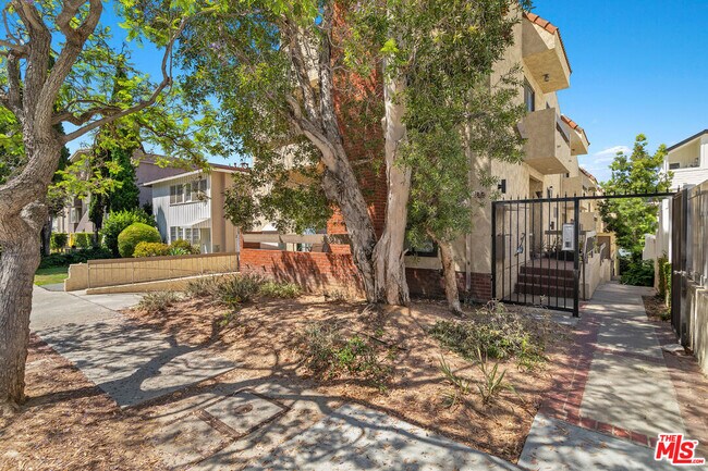 Building Photo - 1825 Westholme Ave