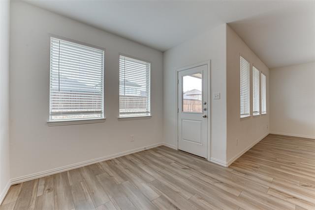 Building Photo - 832 Tulip Ct