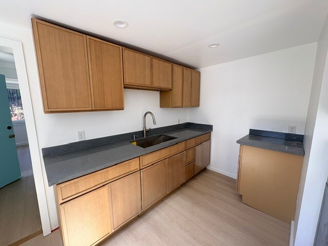 Kitchen - 9322 Franklin St