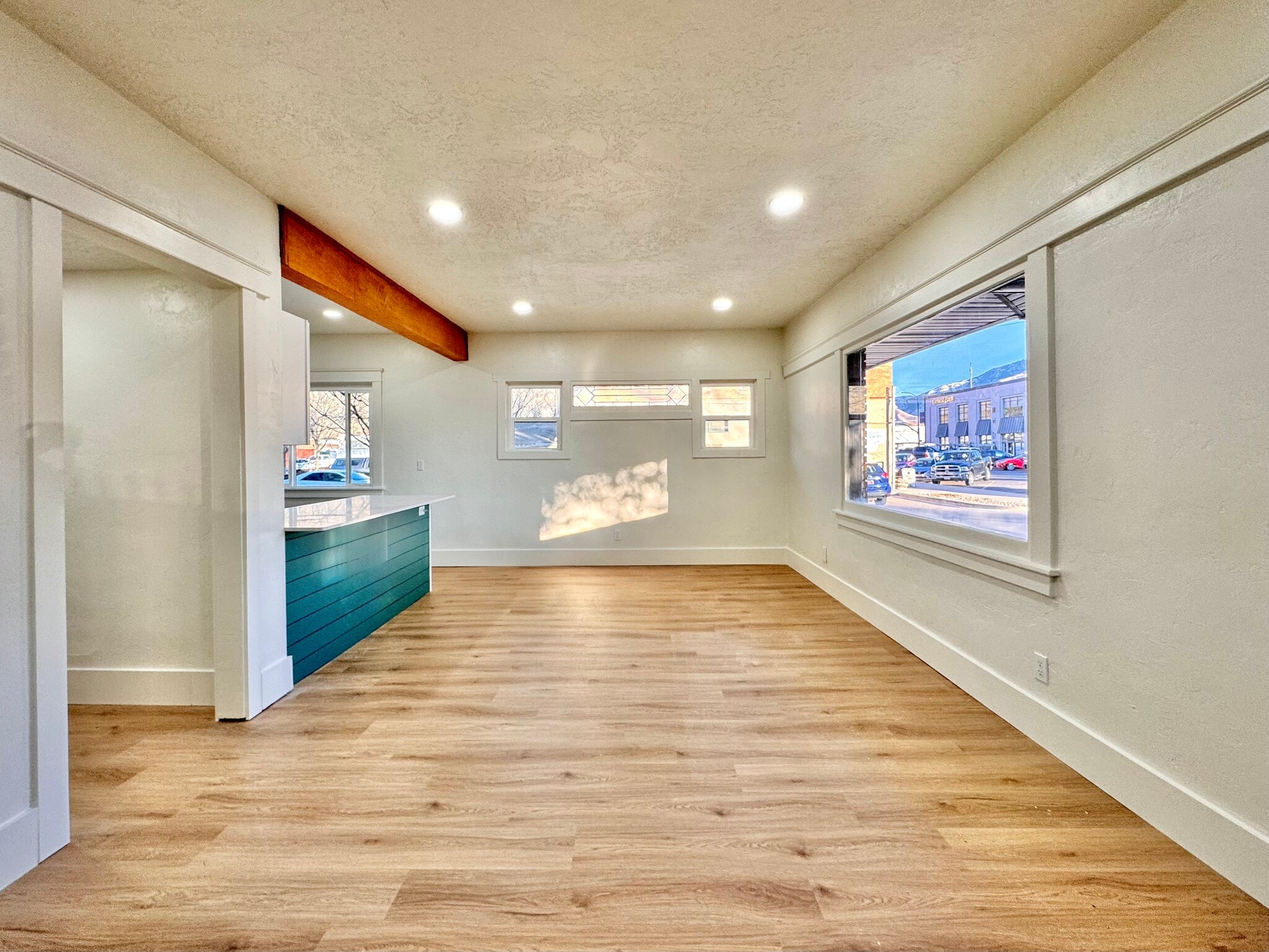 Building Photo - 76 W 200 S