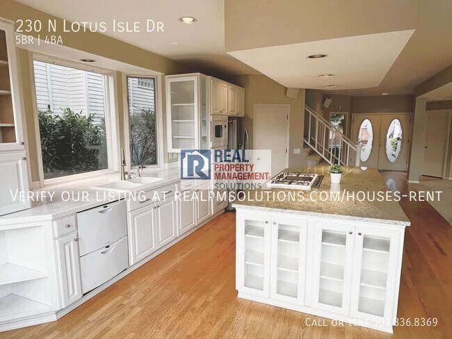 Building Photo - 230 N Lotus Isle Dr