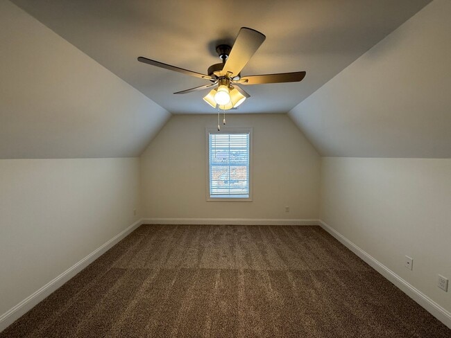 Building Photo - 7452 Newbury Dr