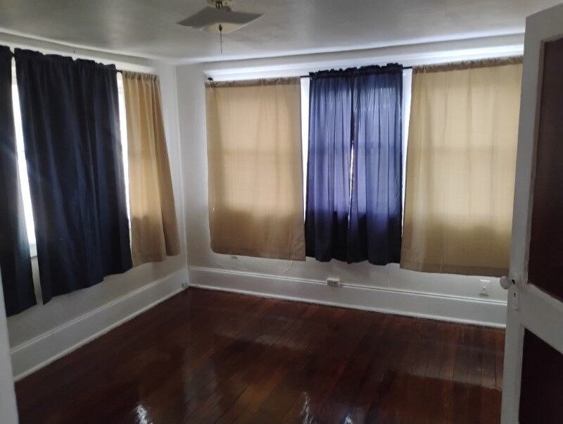 Building Photo - 817 Bancroft Ct