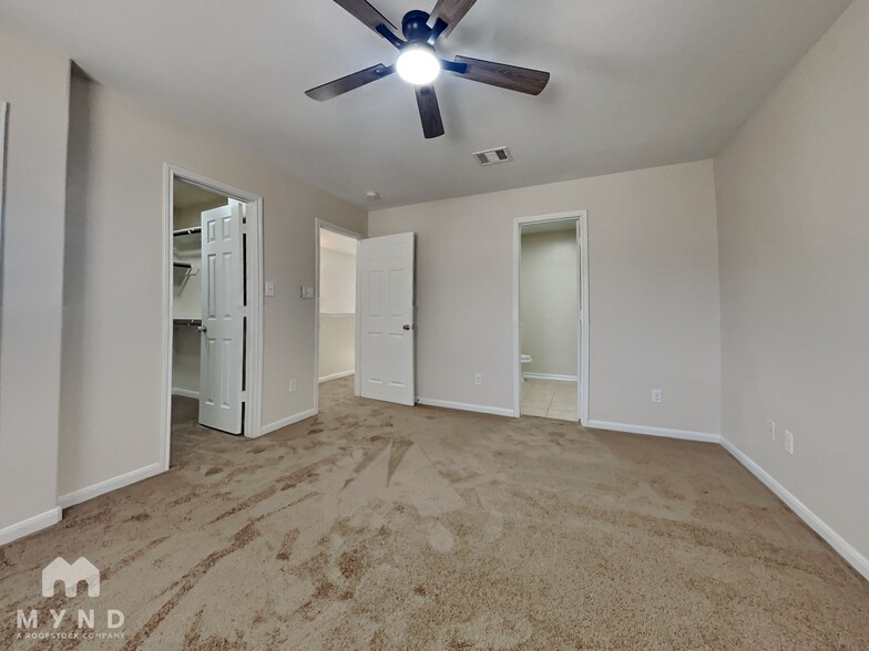 Building Photo - 6128 Sidney St