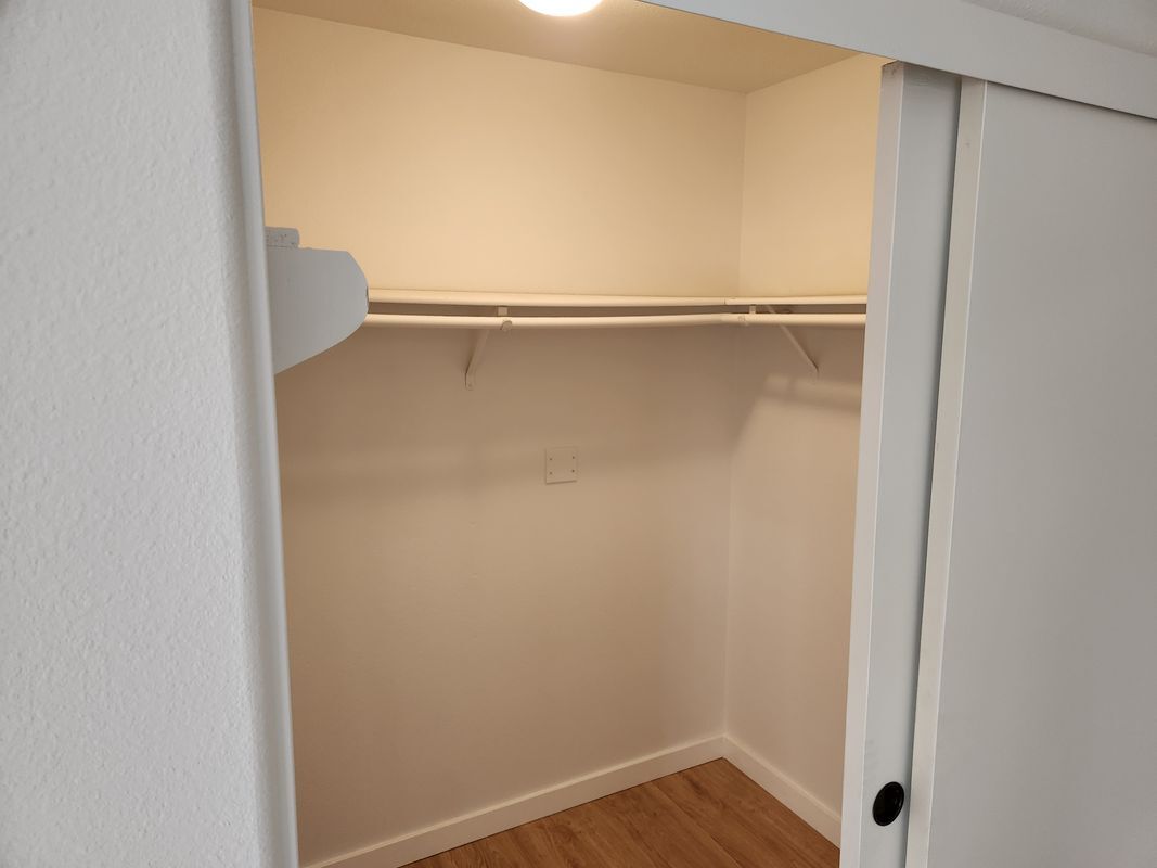 Building Photo - 2125 Tehachapi Dr