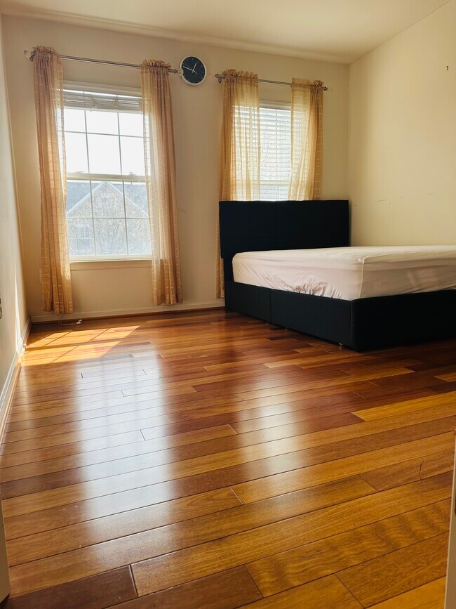 Bedroom #2 - 43690 Phelps Ter