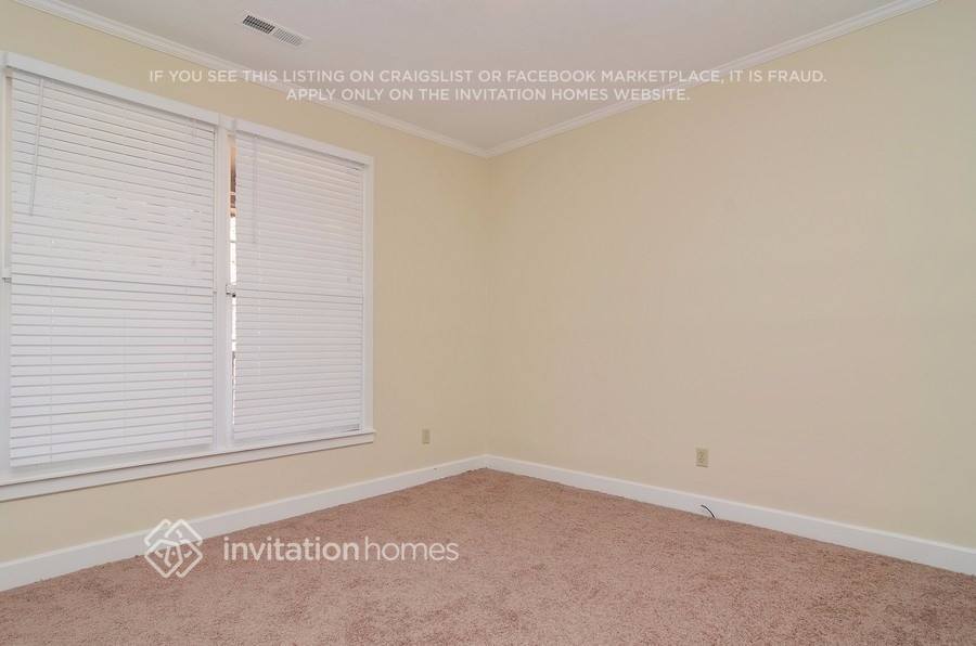 Building Photo - 6212 Shallowford Way
