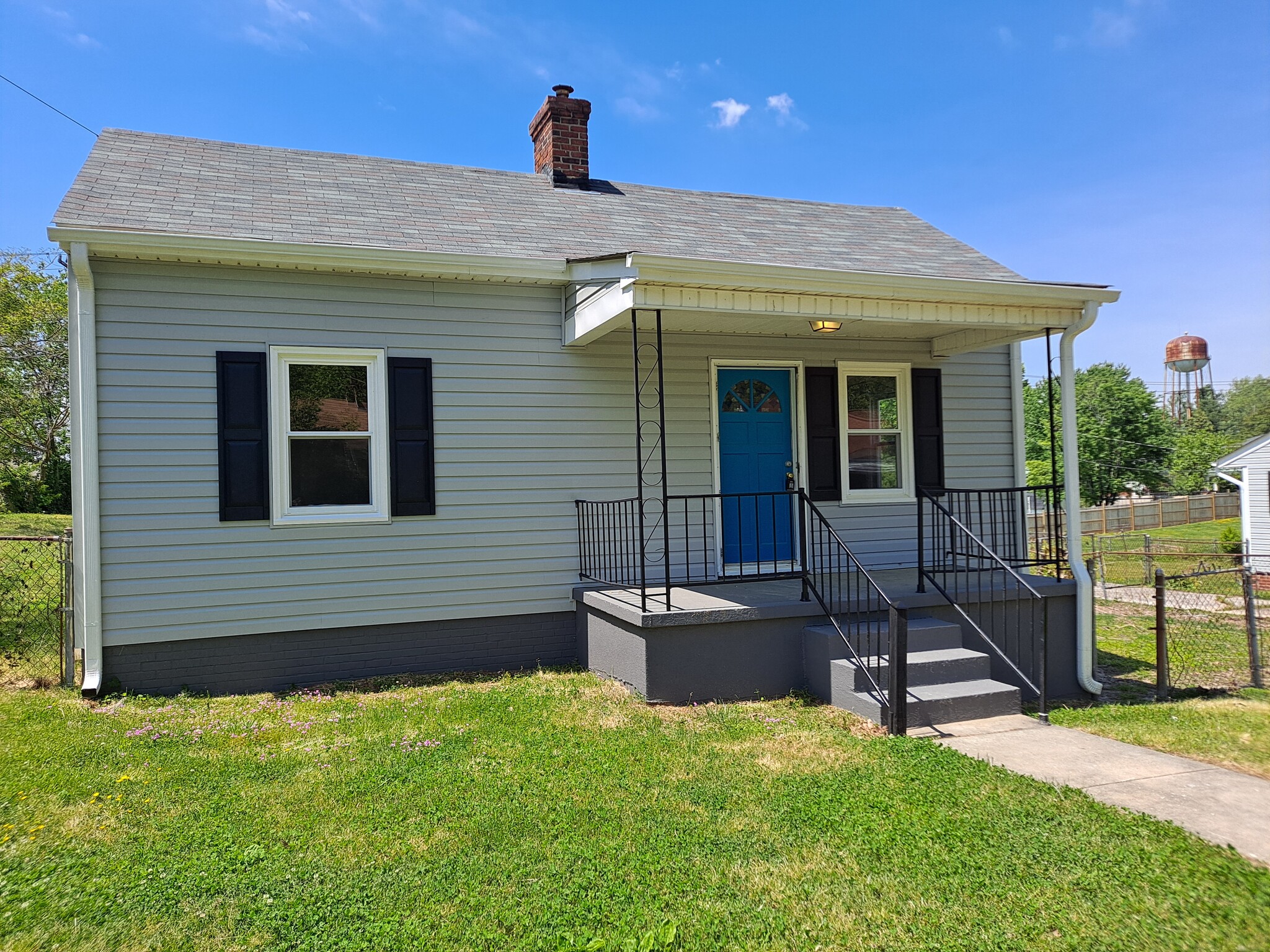 Building Photo - 1411 Fairview St