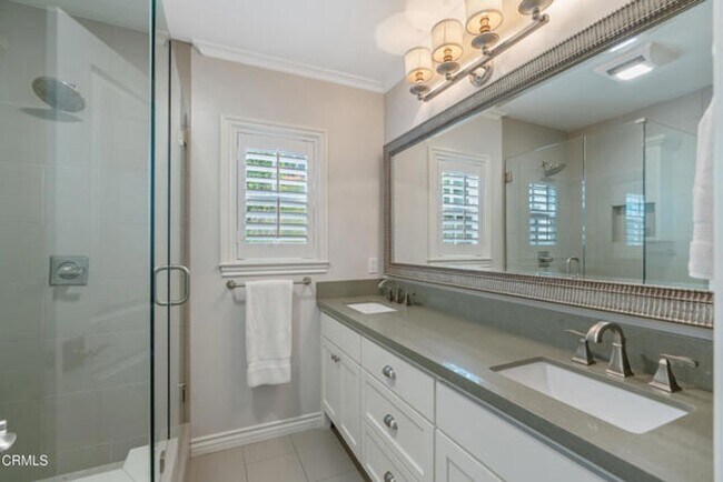 Building Photo - CHARMING 3BR + 2BA HOUSE IN MONROVIA!