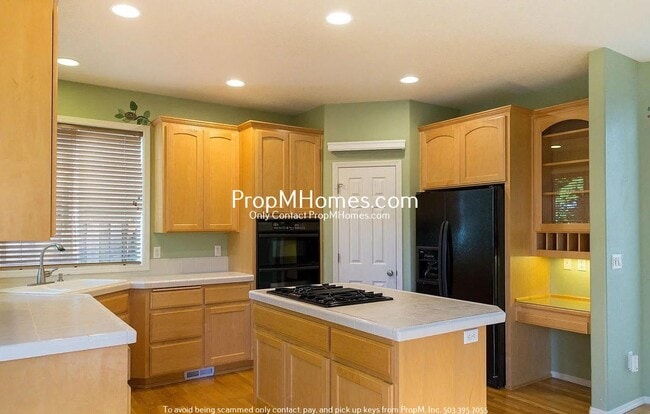 Building Photo - Spacious Three Bedroom Home in Sherwood!