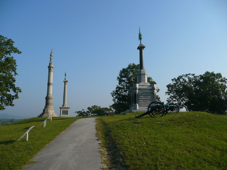 Building Photo - 1905 Oak St