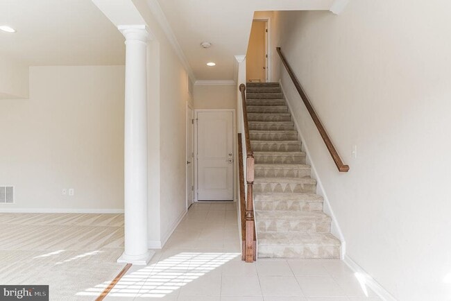 Building Photo - 25621 Pleasant Valley Rd