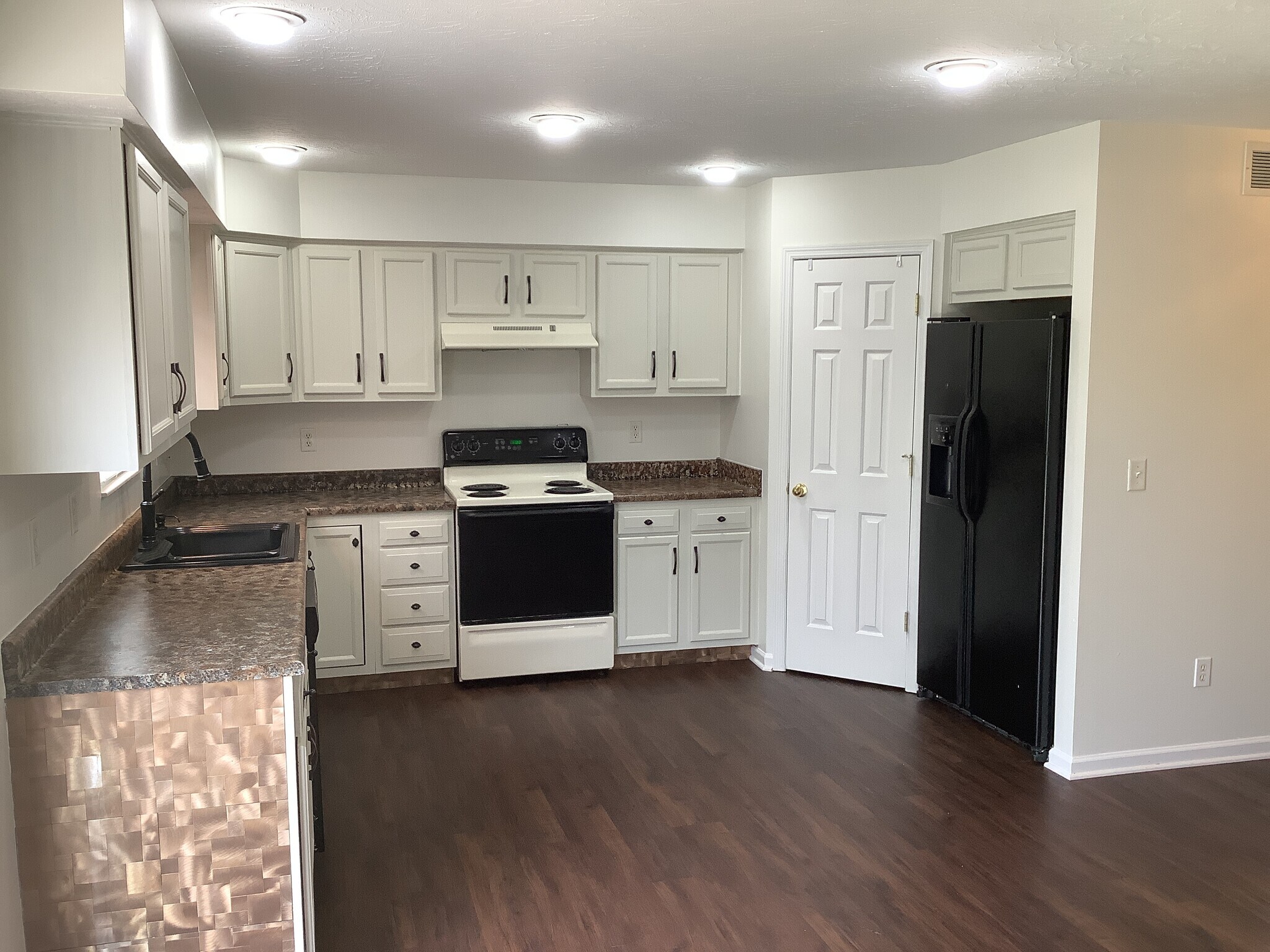 Building Photo - 7633 Mourning Dove Ln