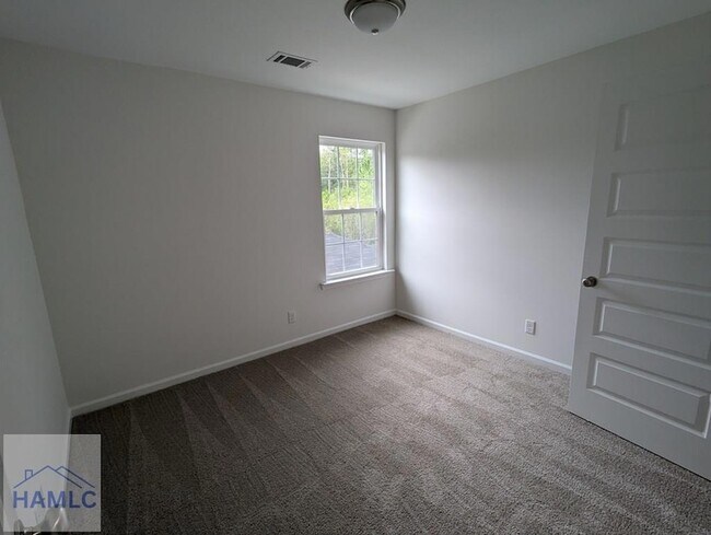 Building Photo - 114 Alcove Ct