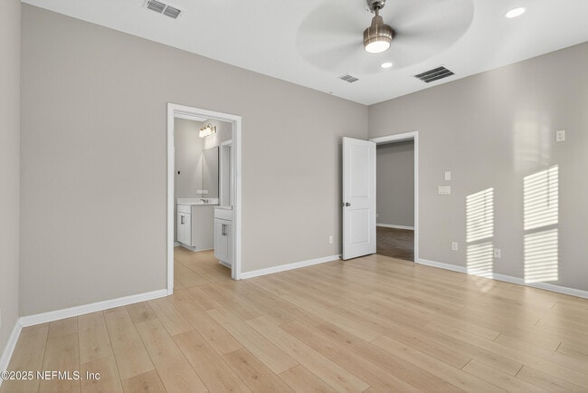 Building Photo - 75598 Blackbird Dr