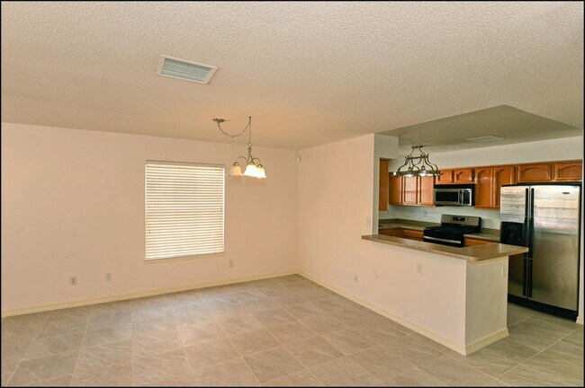 Building Photo - 648 Wind River Ave