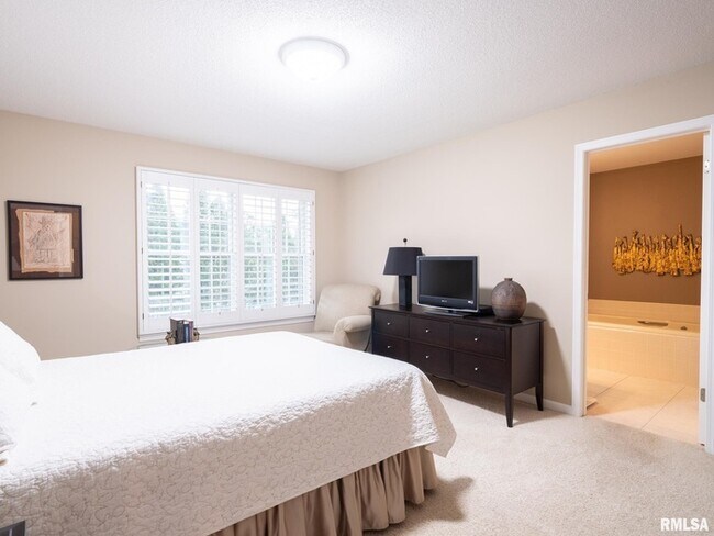 Building Photo - Well maintianed 2bedr 2bath Peoria Condo