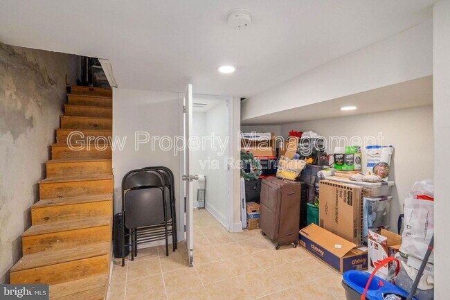 Building Photo - 1038 S Bouvier St
