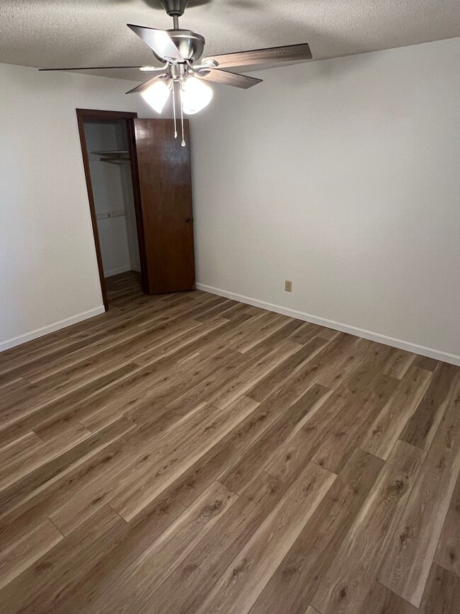 Building Photo - Pre-Lease this Charming 3 Bedroom House in...