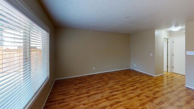 Building Photo - Prime Tigard Location, Summer Lake Neighborhood / Morning Hill, Close To Progress Ridge, Pet Frie...