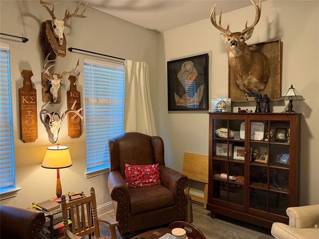 Building Photo - 15904 Holly Crk