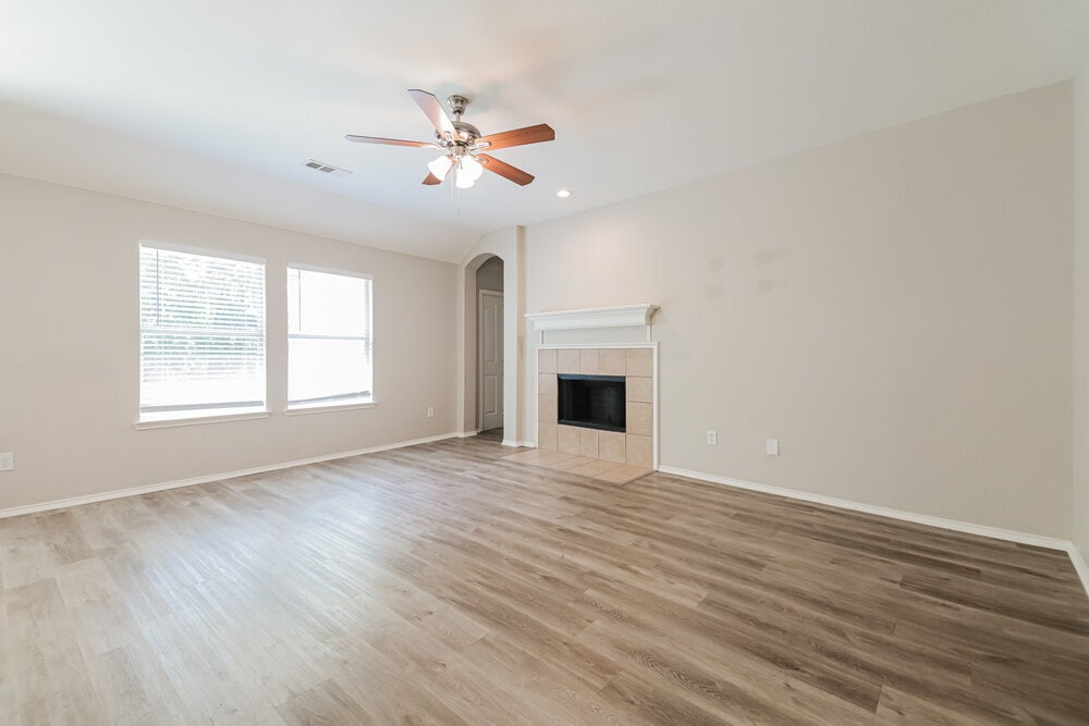 Building Photo - 904 Starling Ln