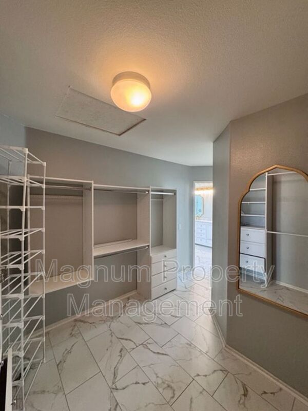 Building Photo - 32358 Gardenvail Dr