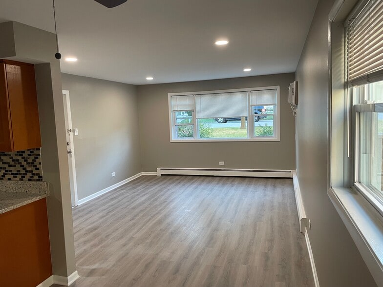 Building Photo - 9417 S 79th Ct