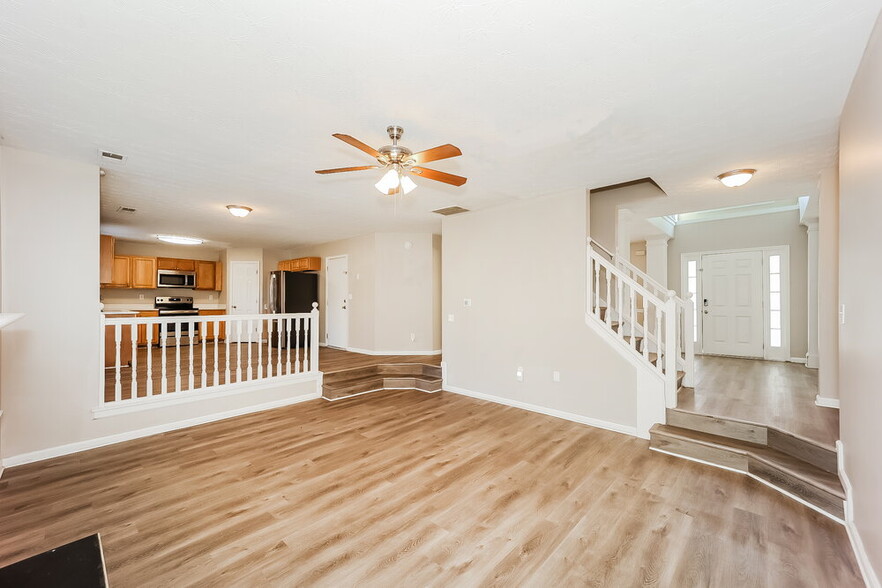 Building Photo - 4021 Castle Way Dr