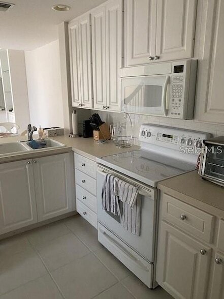 Building Photo - 5361 Eliseo St