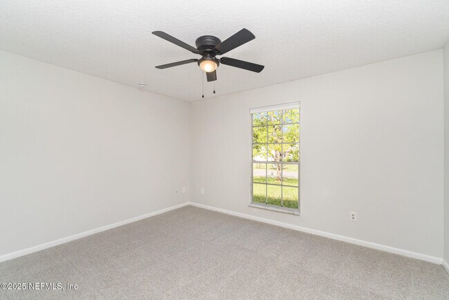 Building Photo - 2805 Stagecoach Dr