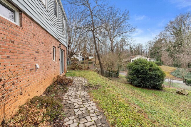 Building Photo - East AVL - Newly Renovated Older Home Featuring Garage and Bonus Room